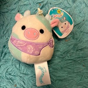 💛Belana the Cow 3.5” Easter Squishmallow Clip